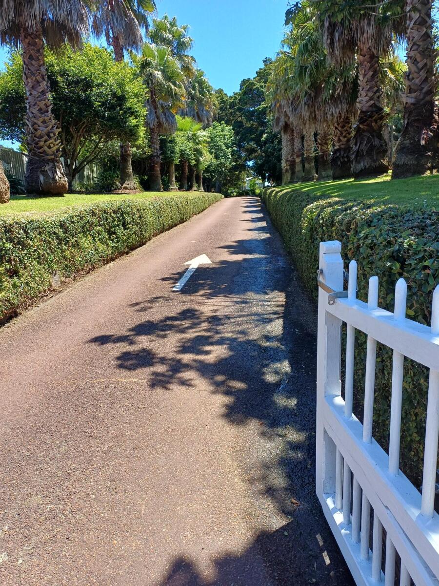 Nathan Homestead driveway